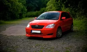 Raspbyho bývalky – část druhá: První vlastní auto (Toyota Corolla T-Sport)