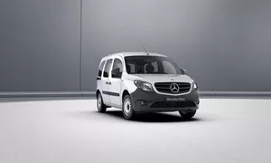 Hvězdou přes p**u, aneb kterak Mercedes na dubových ratolestech usnul.