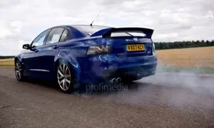 Policista vs. novinář - kdo je rychlejší?