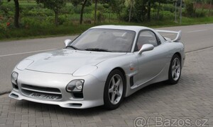 Bazarový snílek: Autíčkář na lovu 01/2014: JDM dvojboj