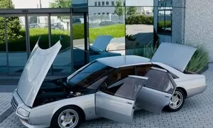 Bazarový snílek: Konečně si můžete koupit čtyřdveřové Ferrari!