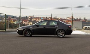 Bazarový snílek: Autíčkář na lovu 03/2014: R4 + R6 + V8