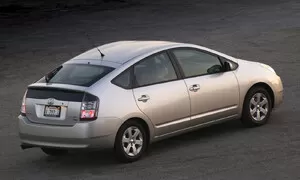 Bazarový snílek: Je Toyota Prius nová W123?