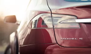 Tesla Model S: Jak se žije s elektrony?