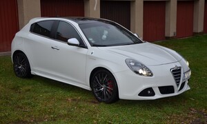 Bazarový snílek: Autíčkář na lovu 05/2014 - Hot hatch speciál