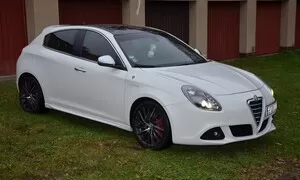 Bazarový snílek: Autíčkář na lovu 05/2014 - Hot hatch speciál