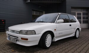 Bazarový snílek: Autíčkář na lovu: Toyota speciál