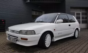Bazarový snílek: Autíčkář na lovu: Toyota speciál