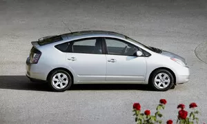 Ptejte se: Ptejte se Vojtů: Racionální dopravní prostředek (Prius?)