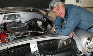 Auta slavných: Jay Leno, díl první. Od parních aut k tryskáči na bionaftu.