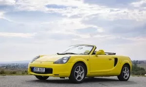 Recenze & testy: Toyota MR2 W30: S rykem motoru v zádech