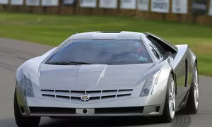Novinky: Autíčkářův týden: Corvette od Cadillacu a ohyzdné Ferrari