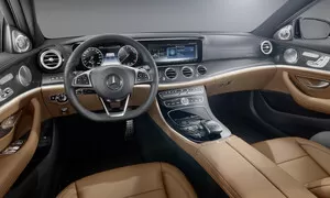 Novinky: Interiér Mercedesu třídy E aneb poznej Éčko od Eska