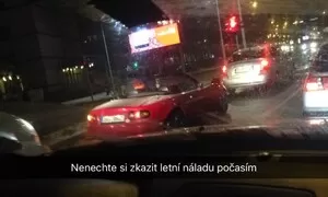 Autíčkářova garáž: O roadsteru v zimě a Brně