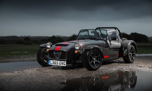 Novinky: Caterham představil verzi 620S „pro sraby“