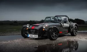 Novinky: Caterham představil verzi 620S „pro sraby“