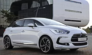 Novinky: Autíčkářův týden: Je libo BMW Z5 nebo pojízdný šmajchl-kabinet?