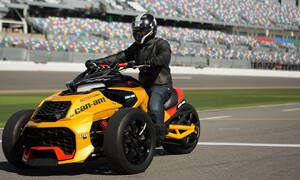 Novinky: Can-Am odhaluje přeplňovanou tříkolku s výkonem 150 koní