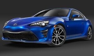 Novinky: Toyota GT86 s novým čenichem a výkonovým „kopancem“