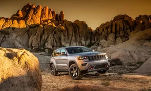 Novinky: Na internet unikly fotky Jeepu Grand Cherokee Trailhawk