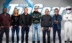 TopGear se otočil na ruském letišti a jel zase domů