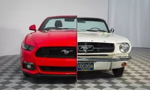Novinky: K sobě slepené dva Mustangy ukazují padesát let vývoje pony-car