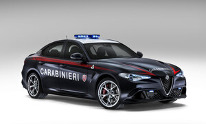 Novinky: Alfa Romeo Giulia Quadrifoglio jako policejní auto pro skutečně dobrou věc