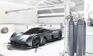 Může být AM-RB 001 novým McLarenem F1?