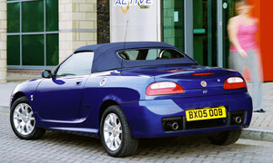 Bazarový snílek: Autíčkář na lovu: Bez střechy za dva platy