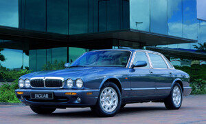 Autíčkářova garáž, Editorial: Hledání automobilové cesty aneb o možnostech, jak nahradit Fiátka