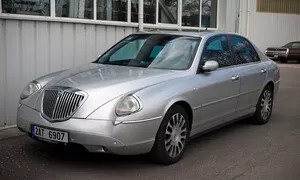 Lancia Thesis: Rodová degenerace