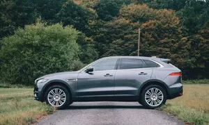 Jaguar F-Pace 2.0d AWD: První velká kočka