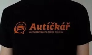 Editorial: Podpoř Autíčkáře, kup si tričko a dostaneš kafe!