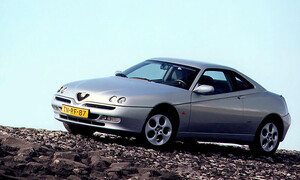 Autíčkář se ptá: Je Alfa GTV 916 krám? I když má Busso...