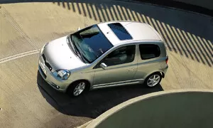 Hrdinové za babku: Toyota Yaris 1.5 TS