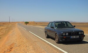 Autíčkář na cestách: Se starým BMW za pár šlupek do Maroka a zase zpátky: Část první