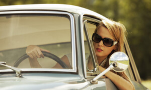 Editorial: O autech a o ženách zcela nesouvisle