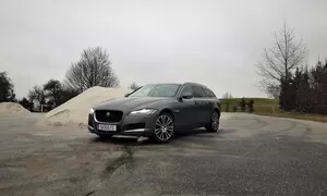Recenze & testy: Jaguar XF Sportbrake 25t: Možná až příliš dravá kočka