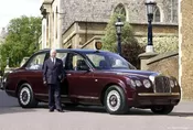 Garáž britské královské rodiny: Proč mají paparazzi smůlu a proč jezdí Aston Martin na pálenku?