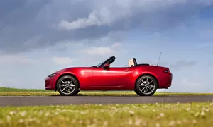 Mazda MX-5 dostane facelift, který přinese vyšší výkon