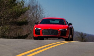 Novinky: Přijde Audi R8 o čtyři válce?