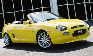 Historie, TopX: 5 zajímavých aut, která ještě pořád koupíte "za pár"