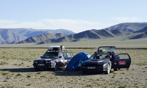 Autíčkář na cestách: Mongol Rally 2018 část 9. : O jacích, mongolských cestách a rozpadajících se autech 