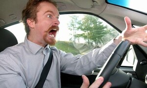 Autíčkář se ptá, Editorial: O universální pravdě a o tom, proč se lidé budou stále hádat o autech.