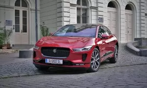Recenze & testy: Jaguar I-Pace EV400 S AWD: Budoucnost v zářných barvách