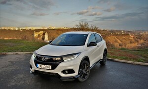 Recenze & testy: Honda HR-V 1.5 VTEC Turbo Sport: Otázka specifikace