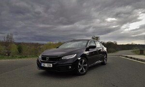 Recenze & testy: Honda Civic 4D 1.5 VTEC TURBO: Překvapivě dospělý