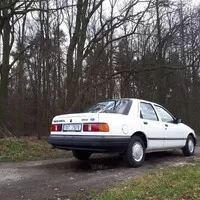 Ford Sierra 2.0i CL – Tatínkův nový pojízdný gauč