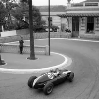 Jack na míří za svou první výhrou, Cooper T51, Monako, 1959