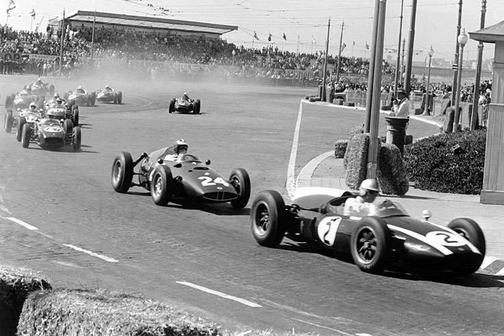 Jack Brabham vede jezdecké pole v Oportu, 1960